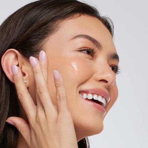 How Glowova’s LED Light Therapy Mask Can Transform Your Skin at Home